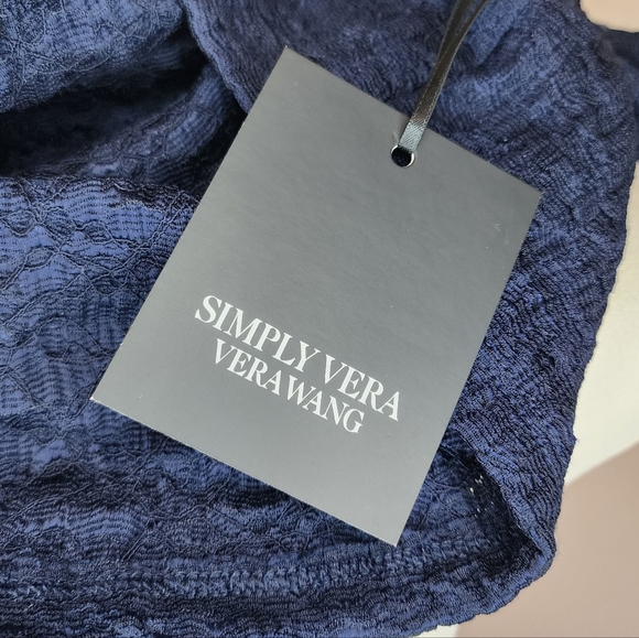 Simply Vera Wang Navy Blue Short Sleeved Top NWT - Picture 9 of 9